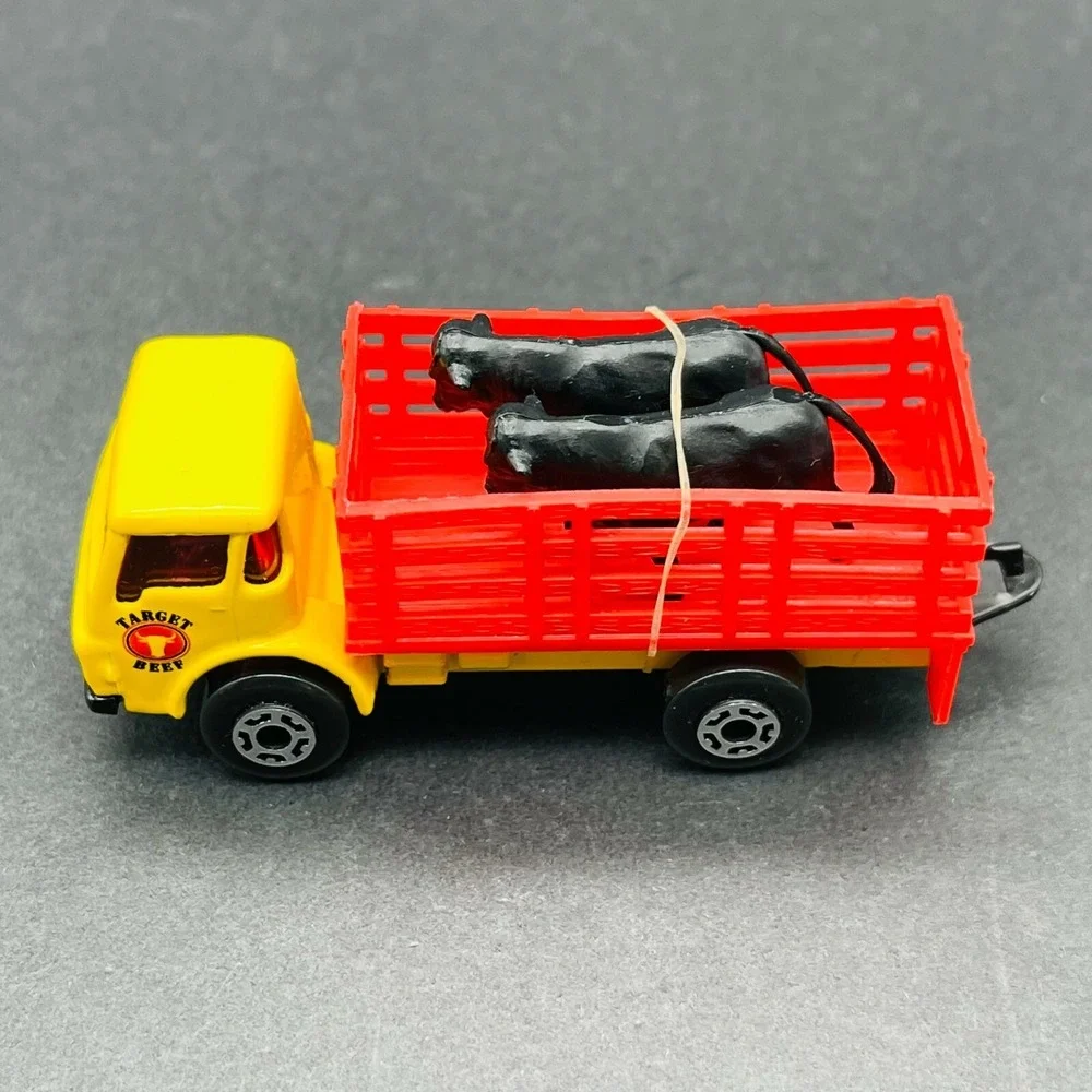 Matchbox Superfast Cattle Truck Hauler Yellow Target Beef Diecast‎ 1/64 Loose